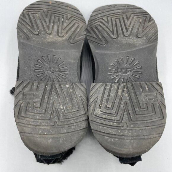 UGG Black Suede Bootie Shearling Women’s 6 Winter‎ Boot - Picture 9 of 9